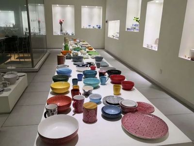 瓷三代創(chuàng)新傳承：文化傳播中的企業(yè)重生之道